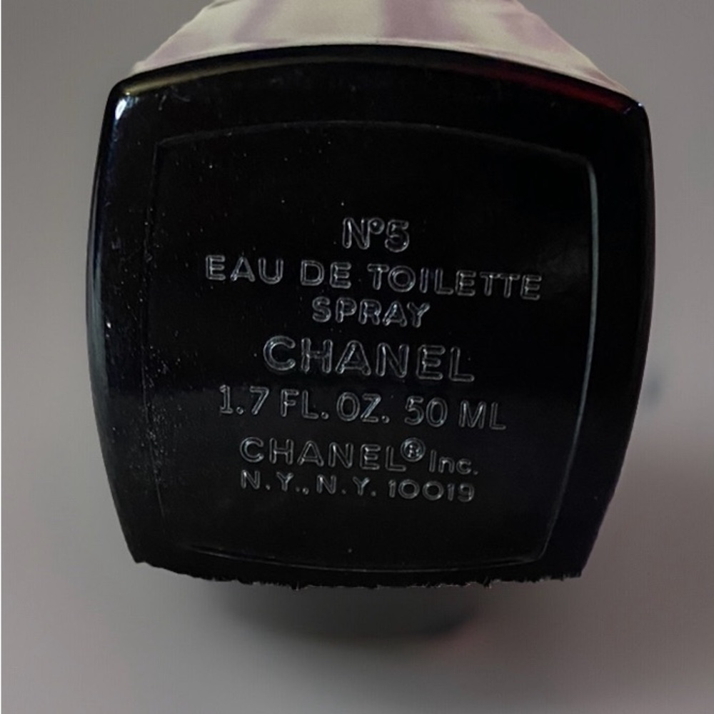 Chanel RARE 1.7oz refillable collectible perfume bottle - Picture 3 of 3